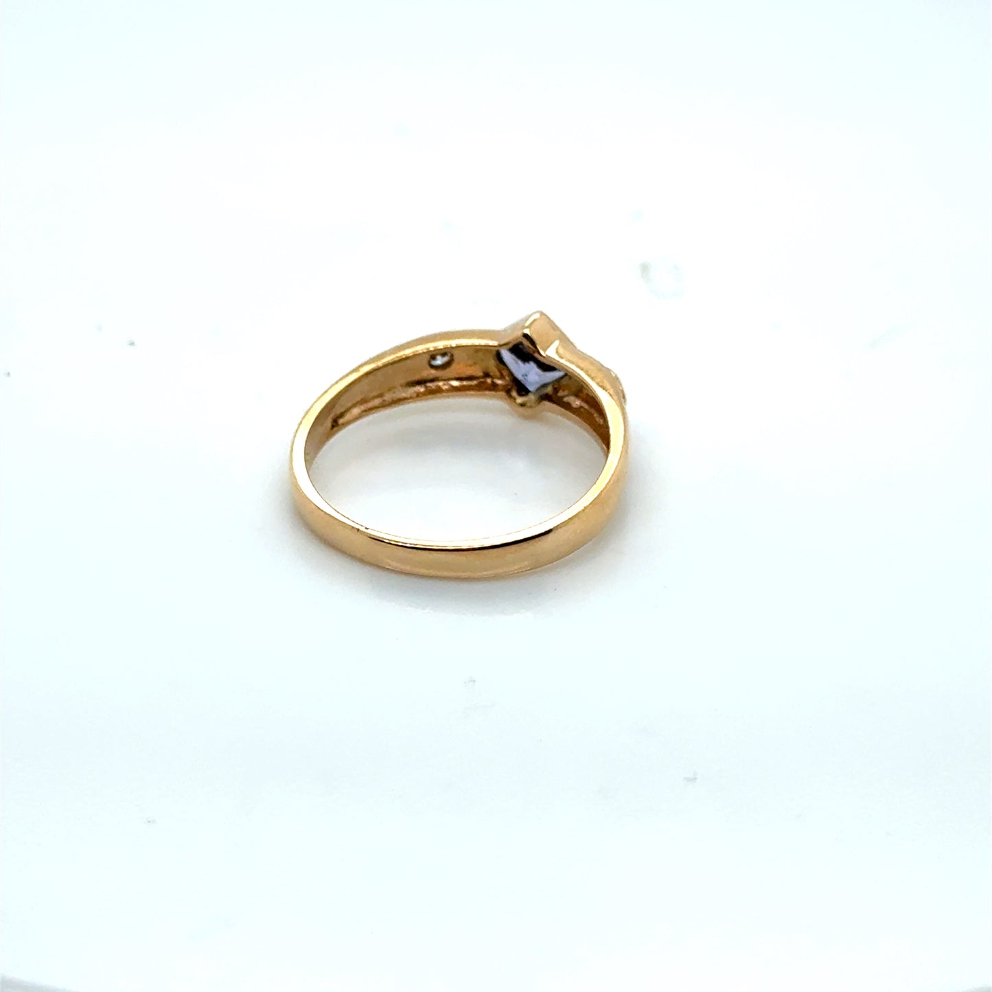 14k Yellow Gold Tanzanite and Diamonds Ring