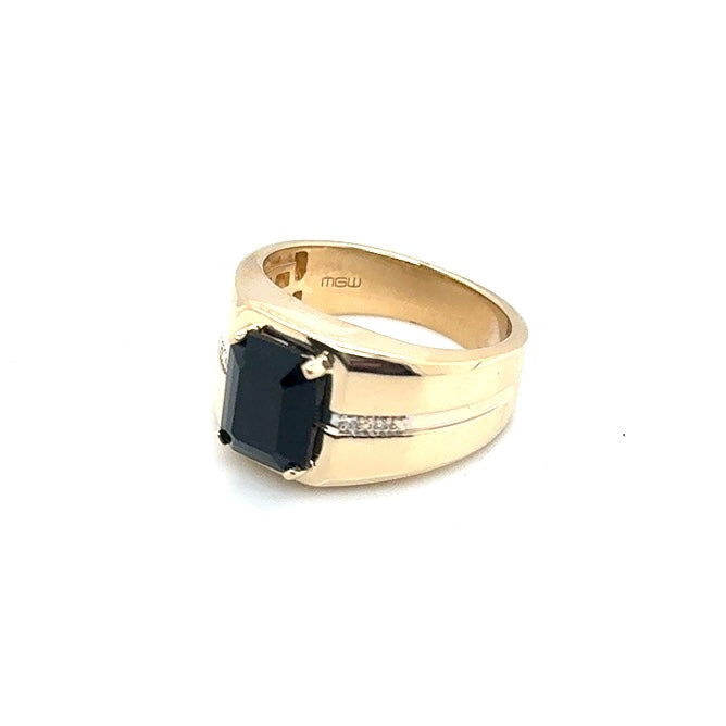 10k Yellow Gold Onyx & Diamonds Men’s Ring