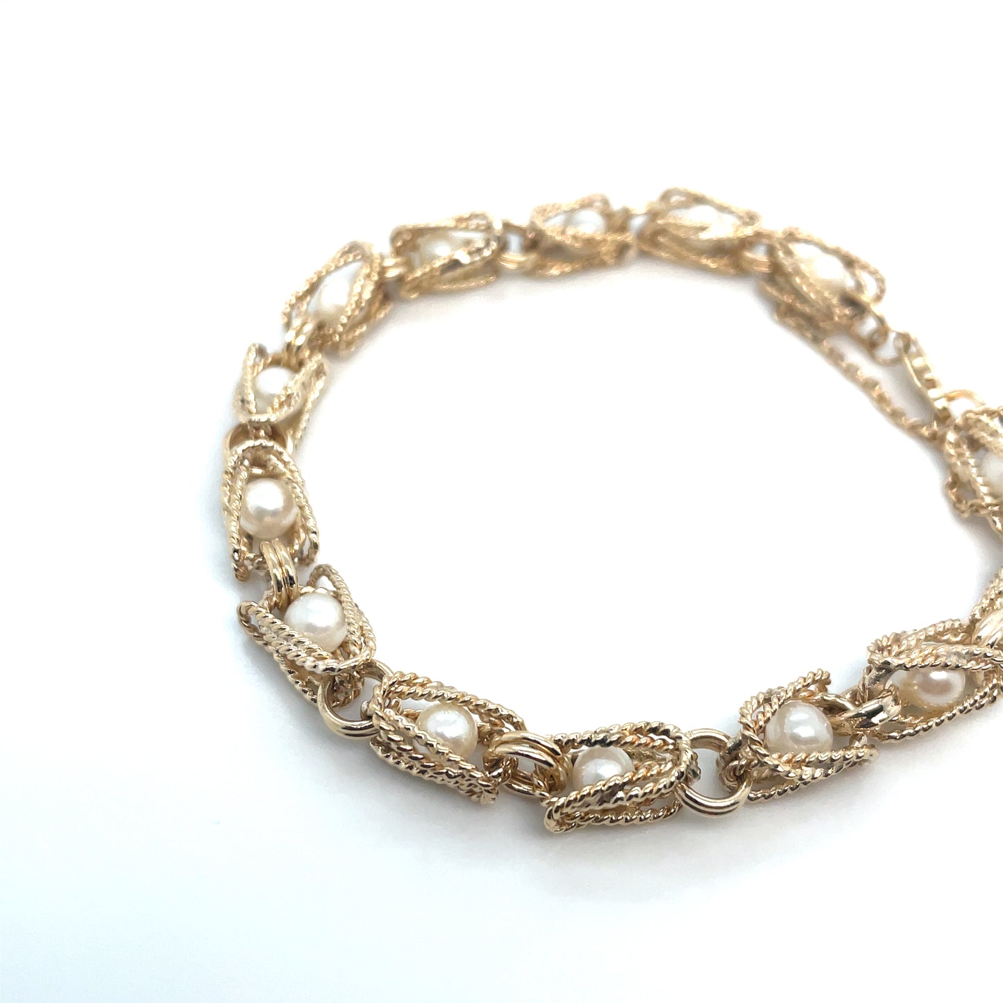 14k Yellow Gold Pearls Bracelet