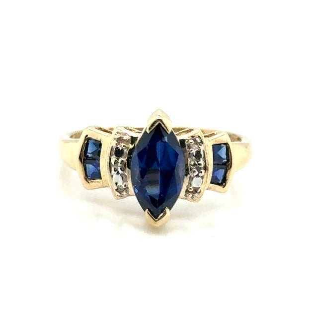 10k Yellow Gold Diamond Cut Design Sapphire Ring