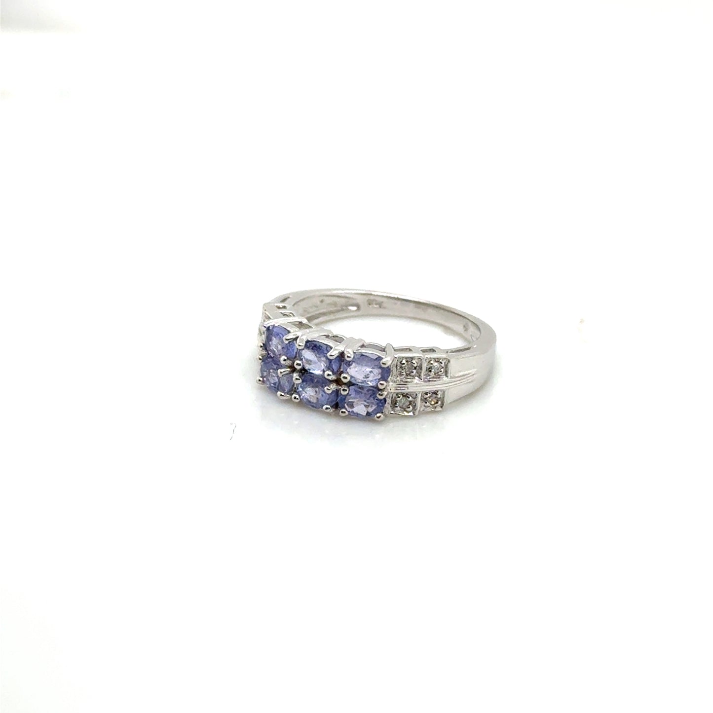 10k White Gold Tanzanite and Diamonds Ring