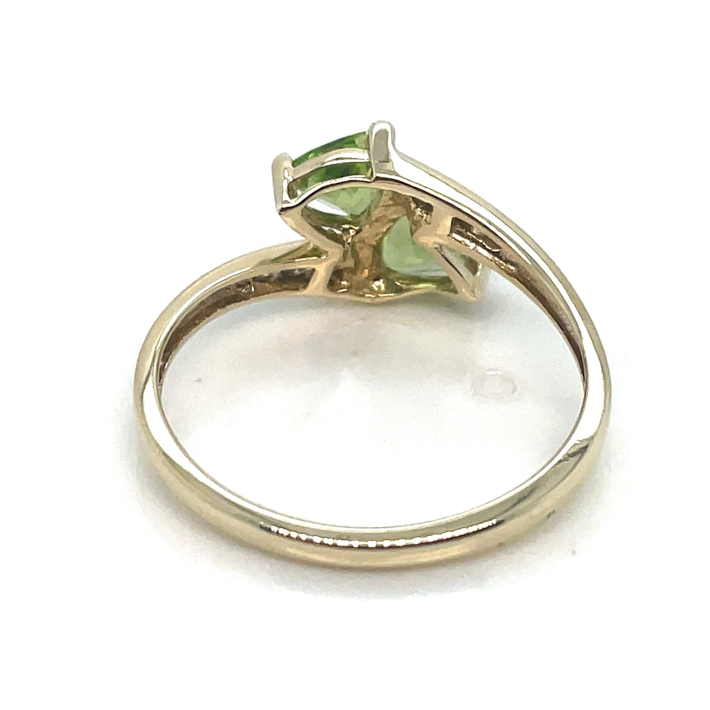 10k Yellow Gold Peridot Diamond Ring