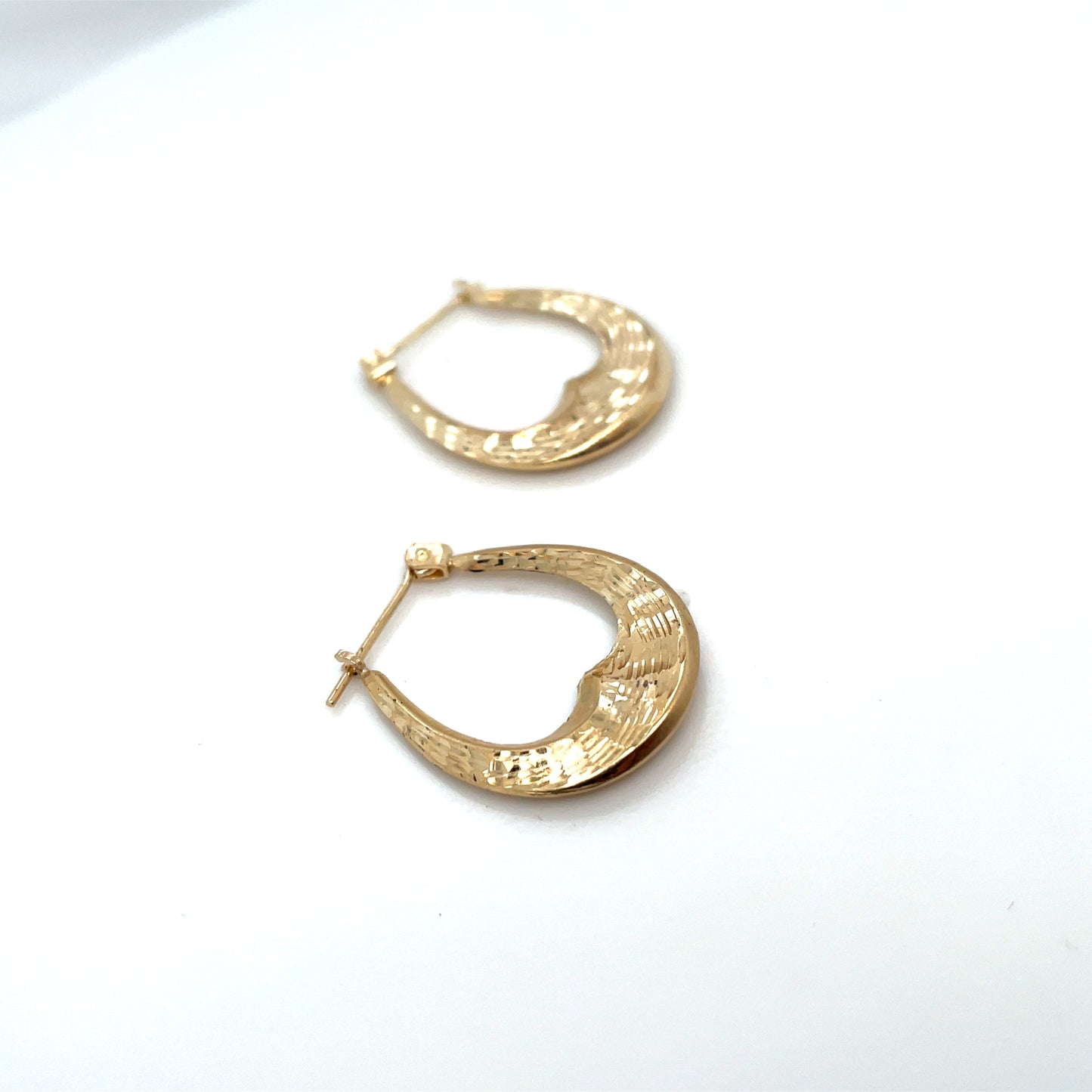 Vintage 14k Yellow Gold Oval Hoop Earrings