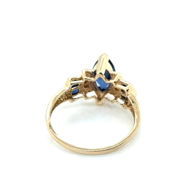 10k Yellow Gold Diamond Cut Design Sapphire Ring