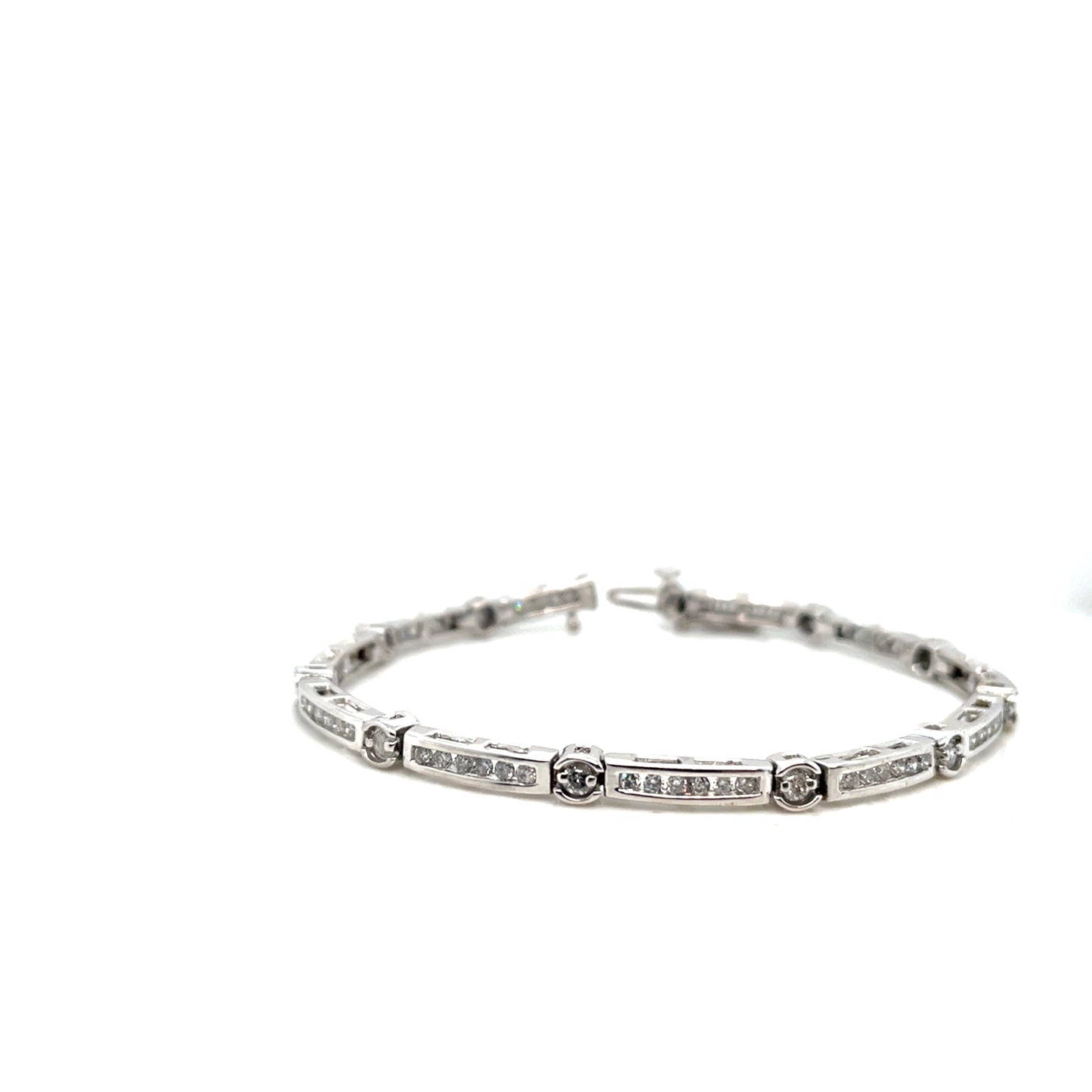 14k White Gold 2.2 CT TW Diamonds Bracelet