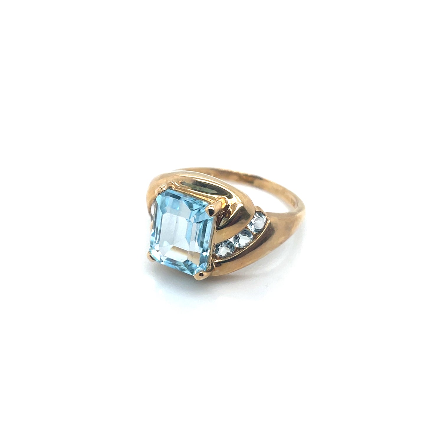 10k Yellow Gold Aquamarine Ring