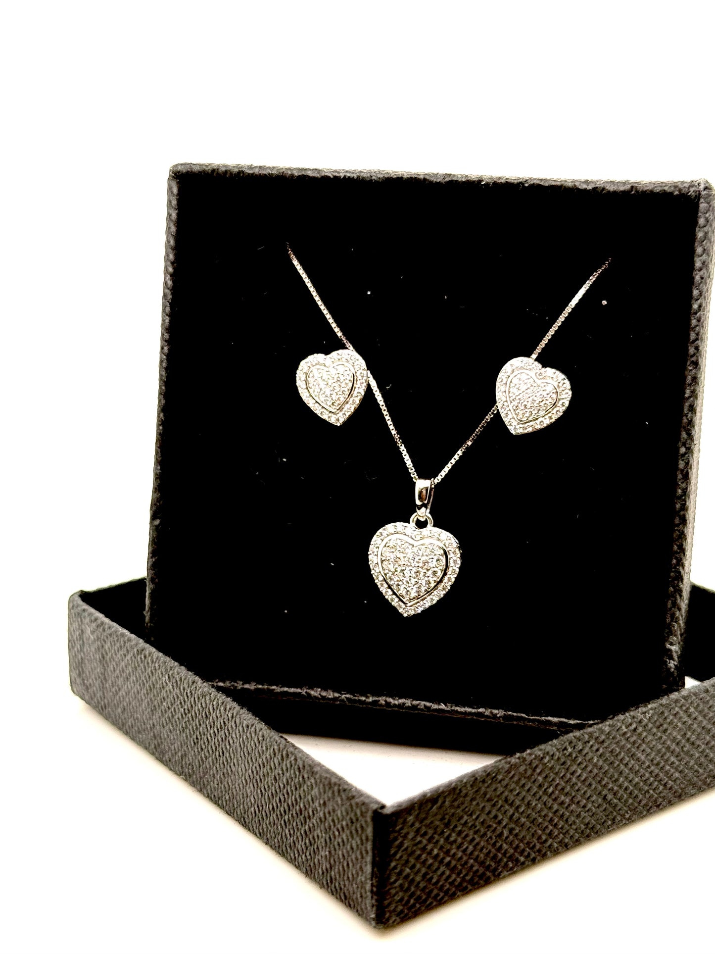 14k White Gold 1.30 CT TW Diamond Heart Earrings