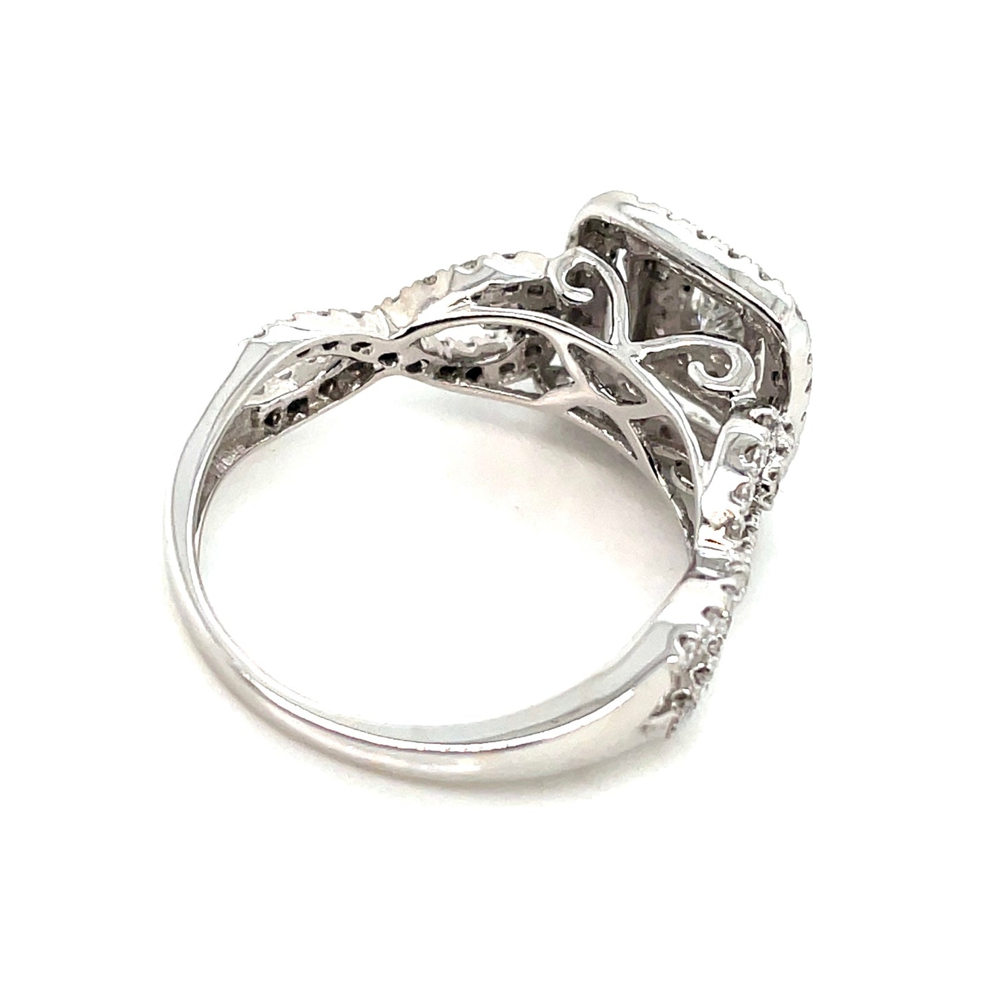 14k White Gold 1.5 CT TW Diamonds Engagement Ring