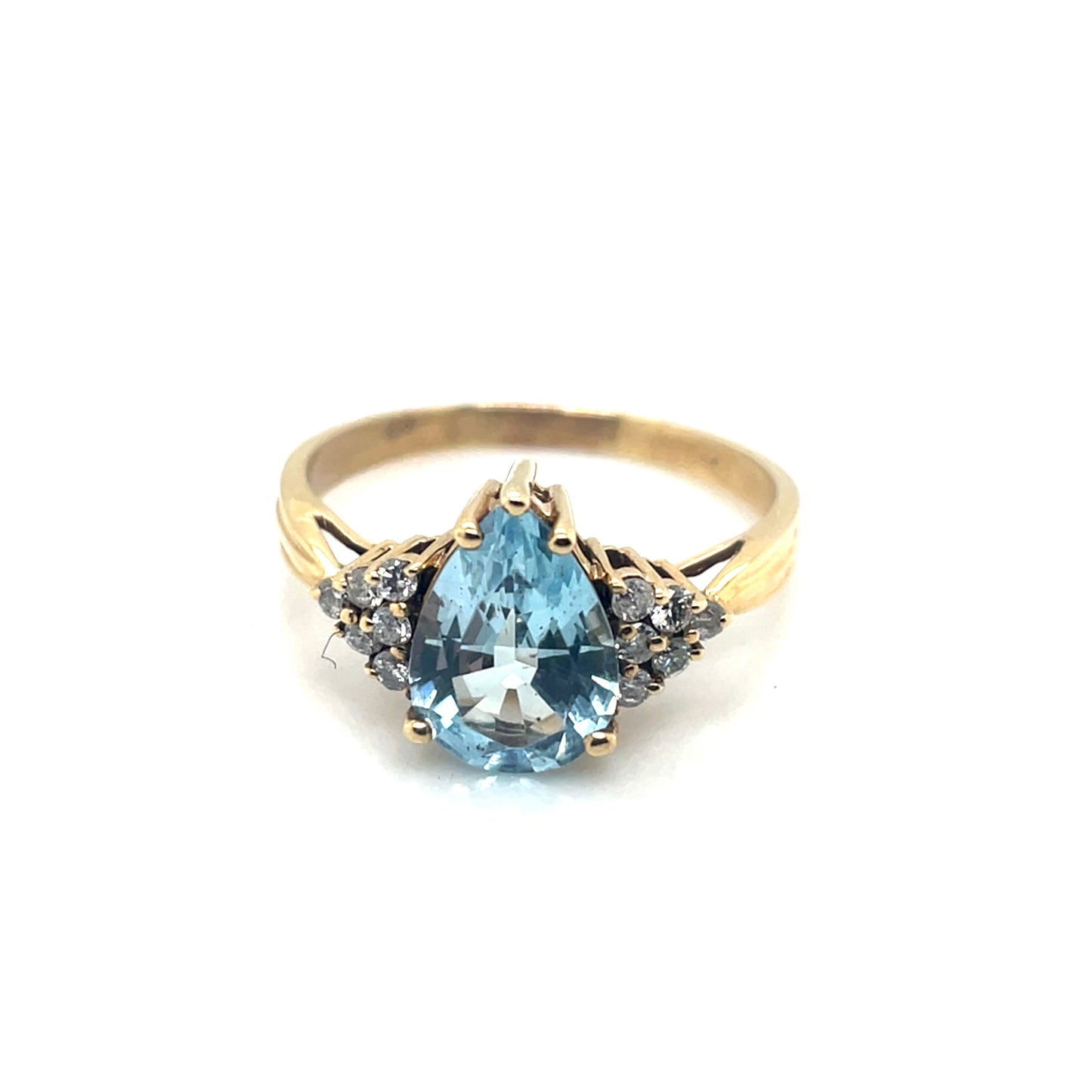 14k Yellow Gold Aquamarine and 0.20 CT TW Diamonds Ring