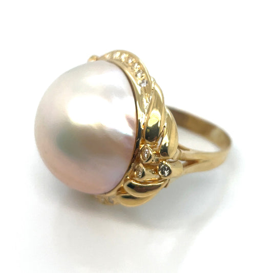 14k Yellow Gold Mother of Pearl Diamonds Ring