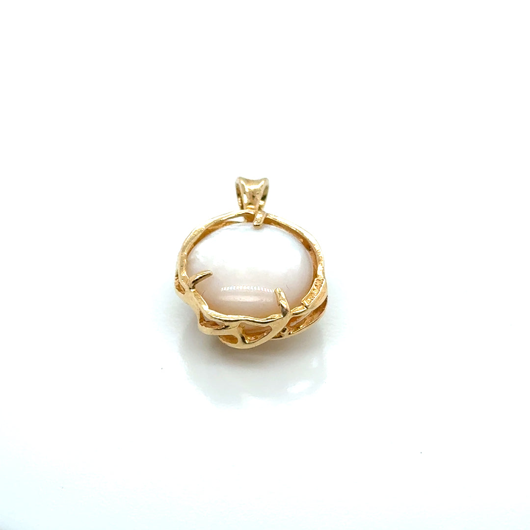 14k Yellow Gold Pearl and Diamonds Pendant