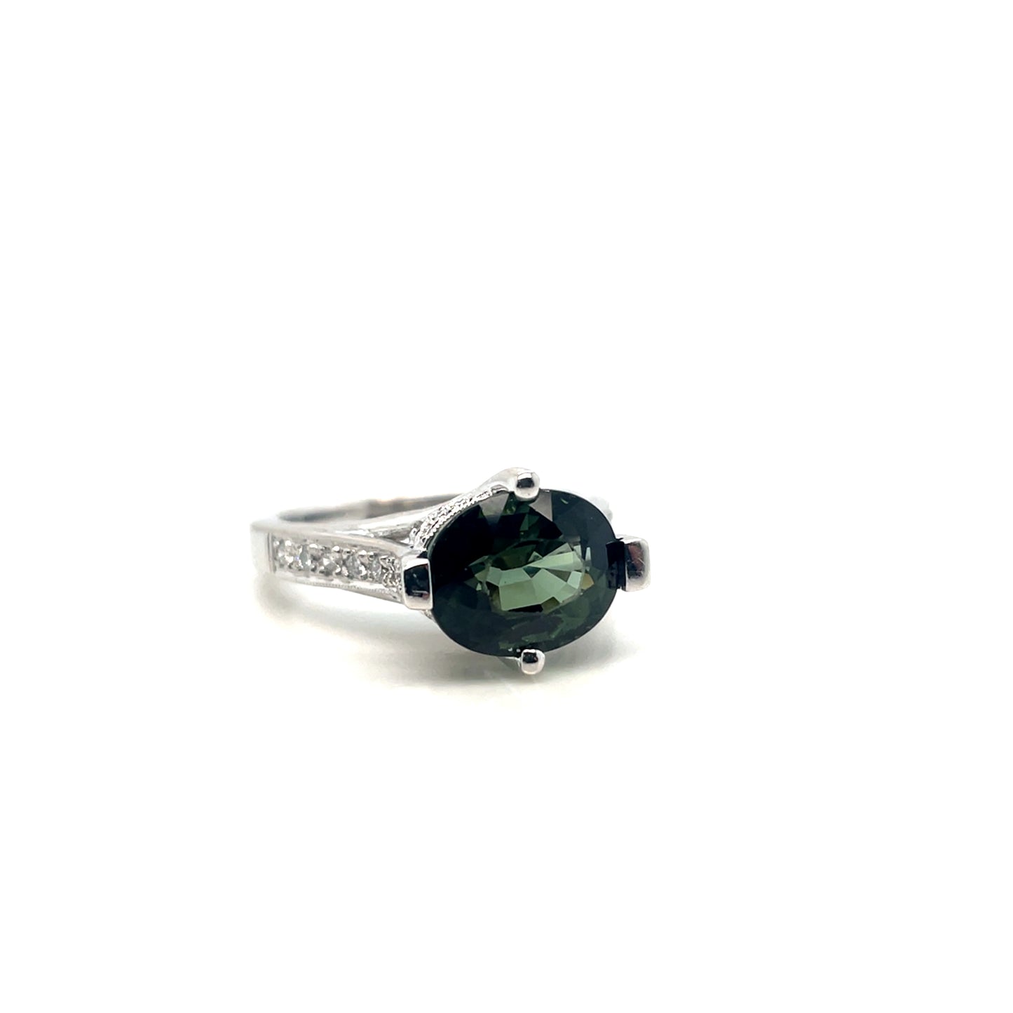 18k White Gold Green Tourmaline and White and Yellow Diamonds Ring