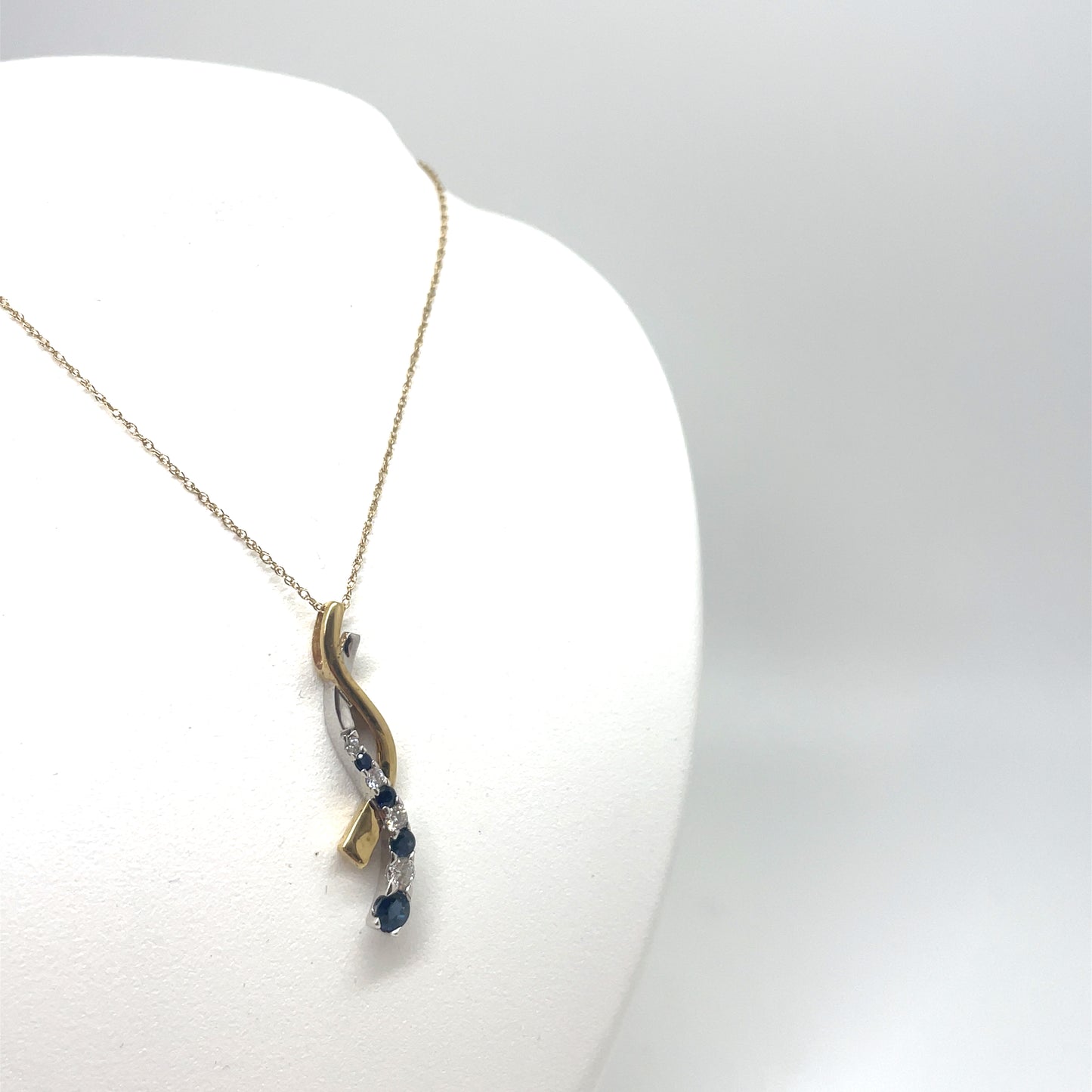 10k Yellow Gold Sapphire and Diamonds Pendant