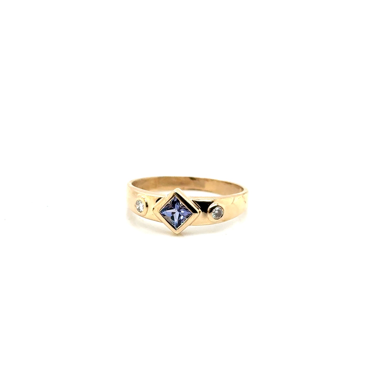 14k Yellow Gold Tanzanite and Diamonds Ring