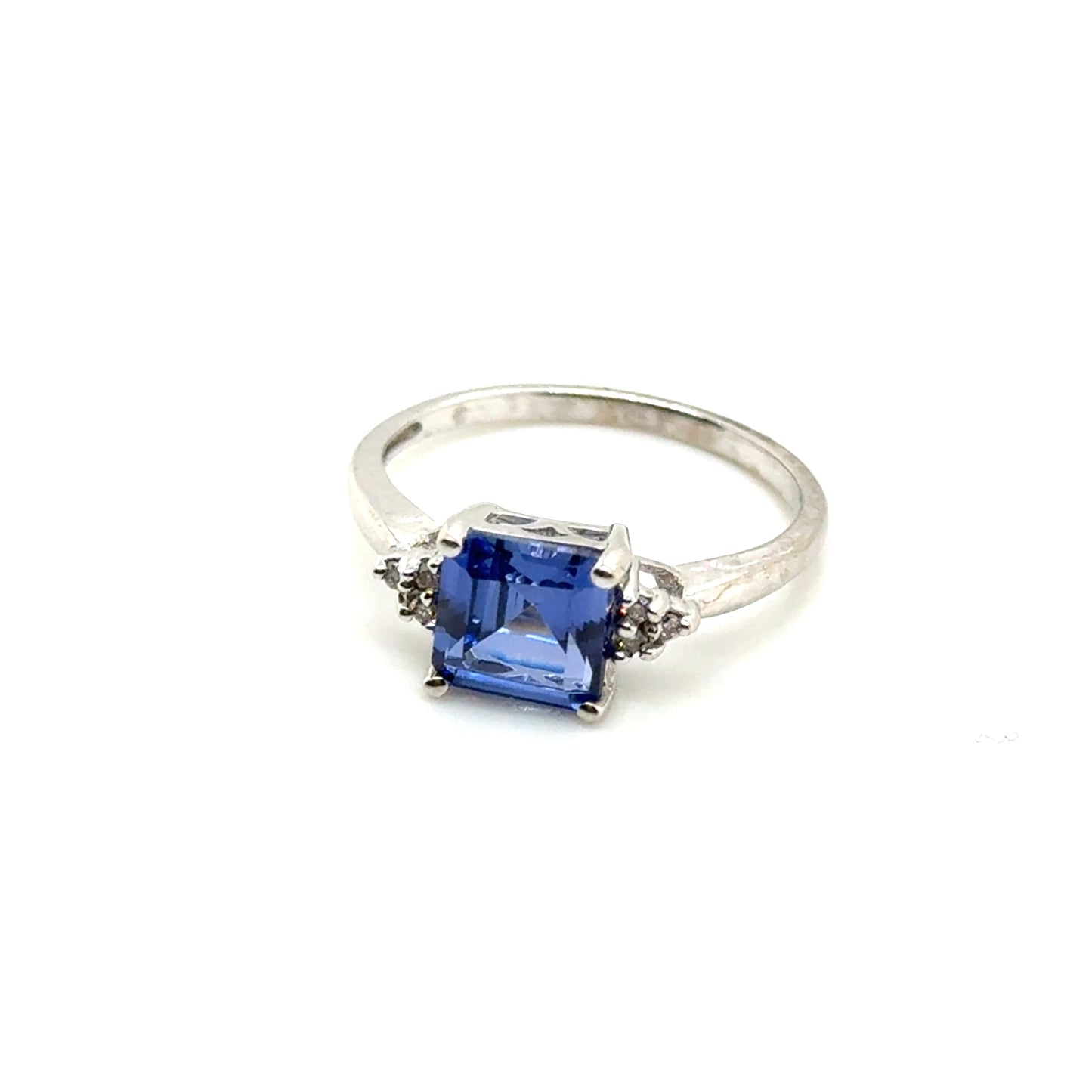 14k White Gold Tanzanite and Diamonds Ring