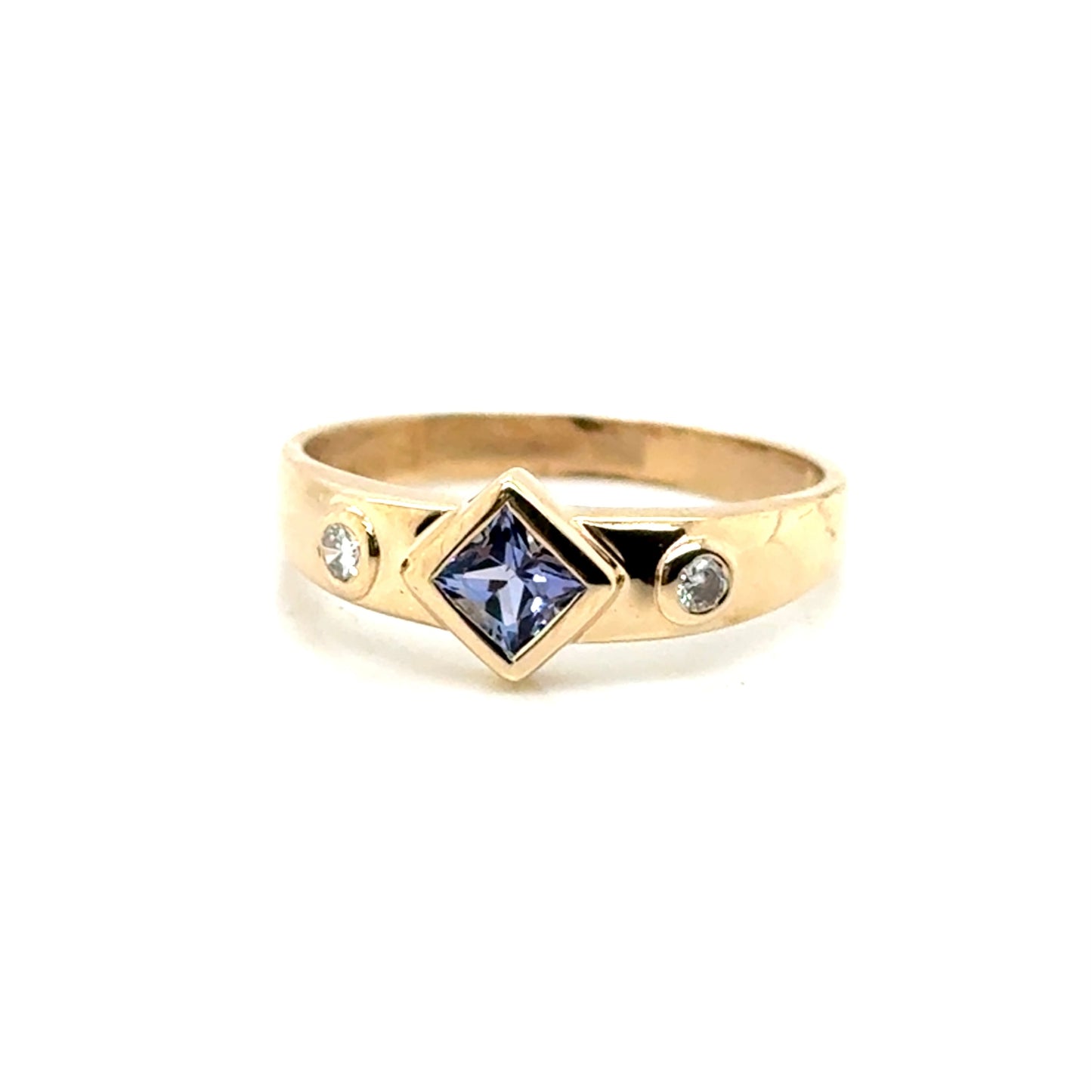 14k Yellow Gold Tanzanite and Diamonds Ring