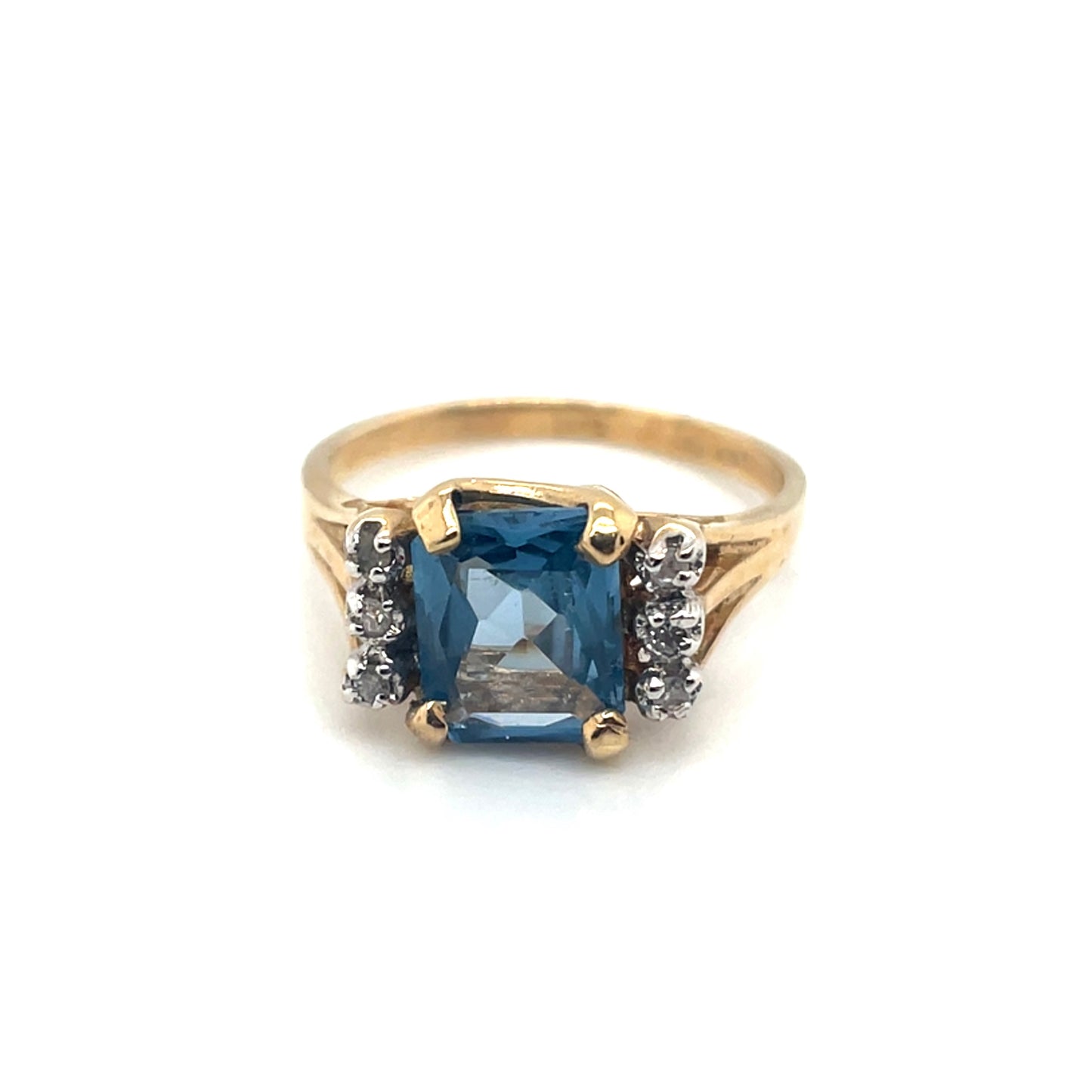 10k Yellow Gold Blue Topaz and Diamonds Ring