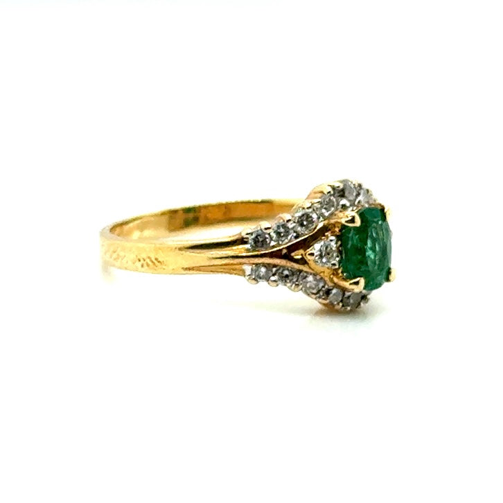 14k Yellow Gold Emerald and Diamonds Ring