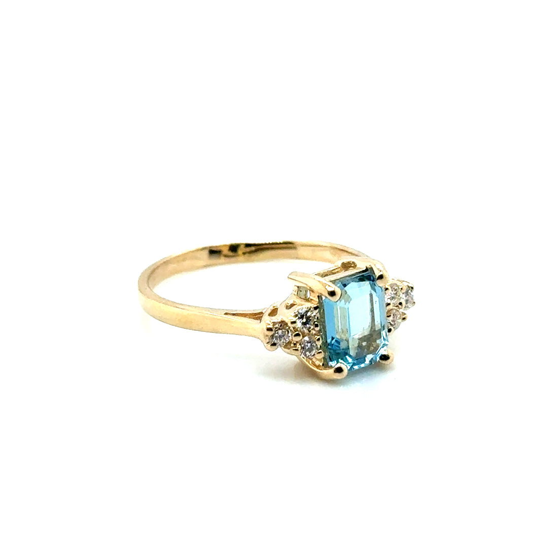 New 14k Yellow Gold Topaz & Diamond Ring