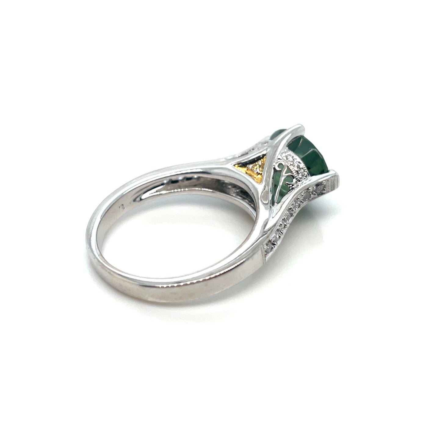 18k White Gold Green Tourmaline and White and Yellow Diamonds Ring