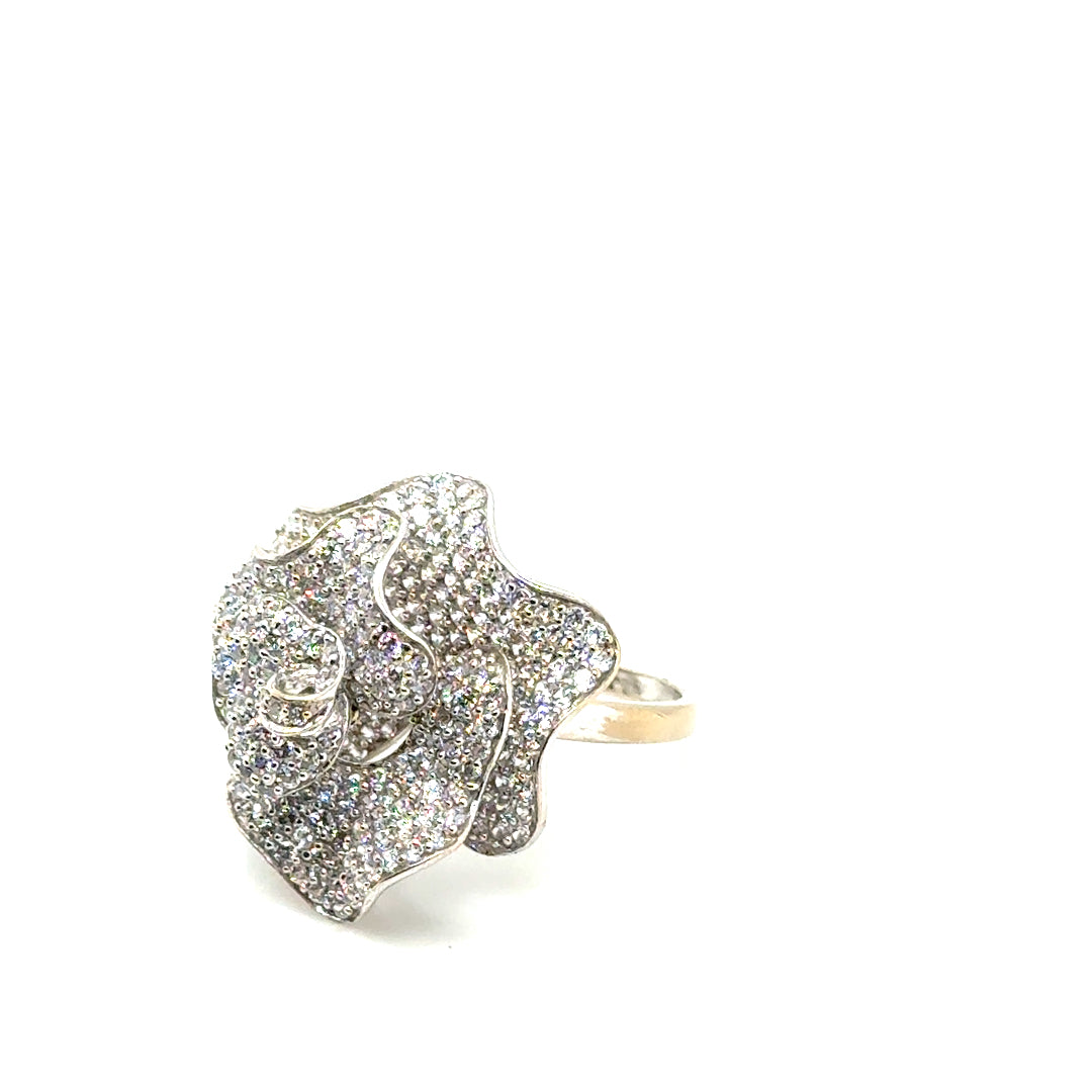 New 10k White Gold CZ Flower Ring