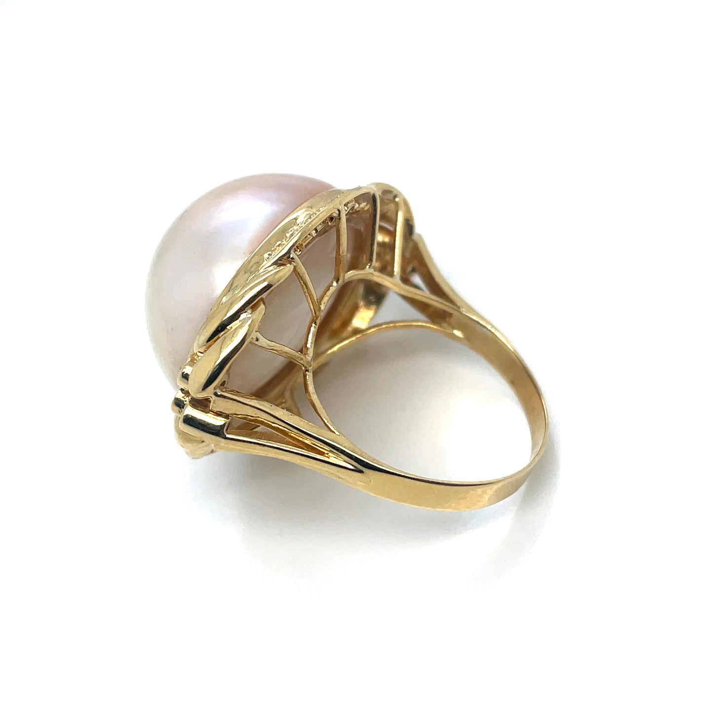 14k Yellow Gold Mother of Pearl Diamonds Ring