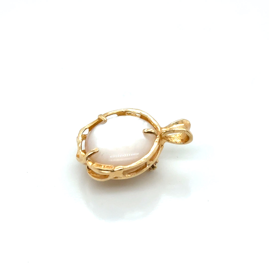 14k Yellow Gold Pearl and Diamonds Pendant