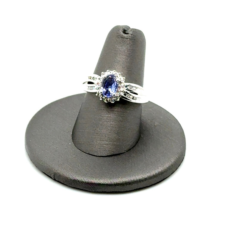 14k White Gold Tanzanite and Diamonds Ring
