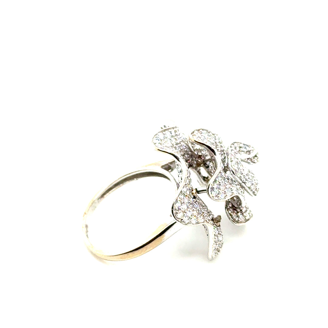 New 10k White Gold CZ Flower Ring