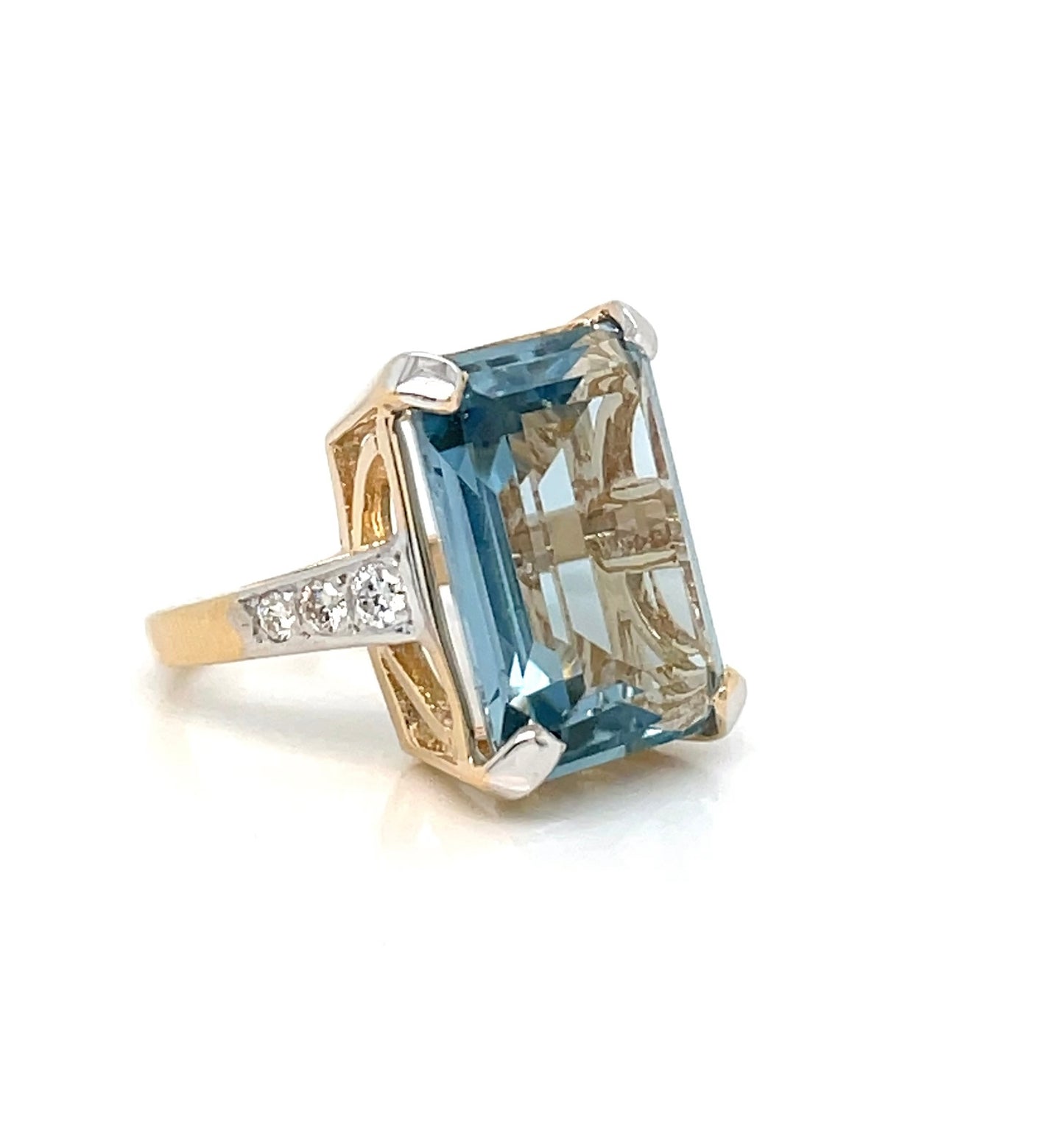14k Yellow Gold 14 CT Aquamarine Diamond Cocktail Ring