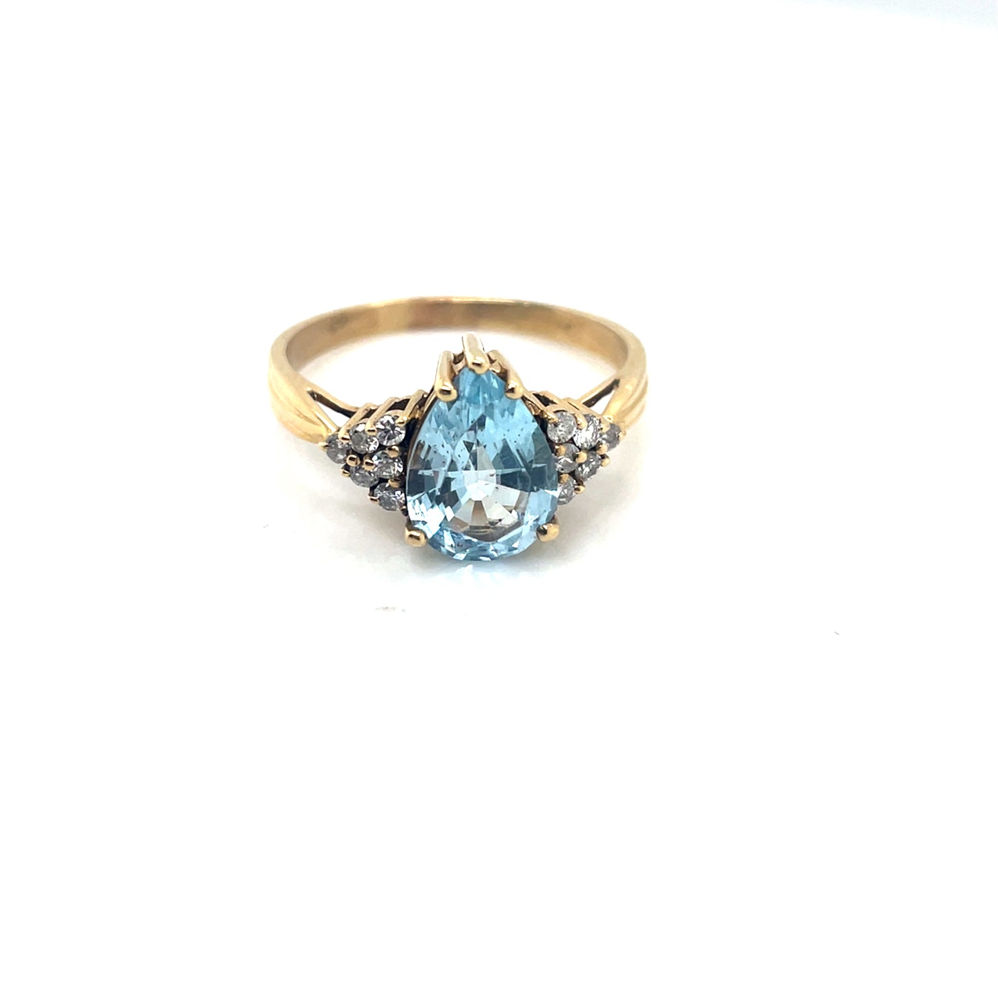 14k Yellow Gold Aquamarine and 0.20 CT TW Diamonds Ring