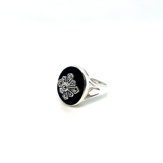 Vintage Oval & Black Onyx Silver Ring