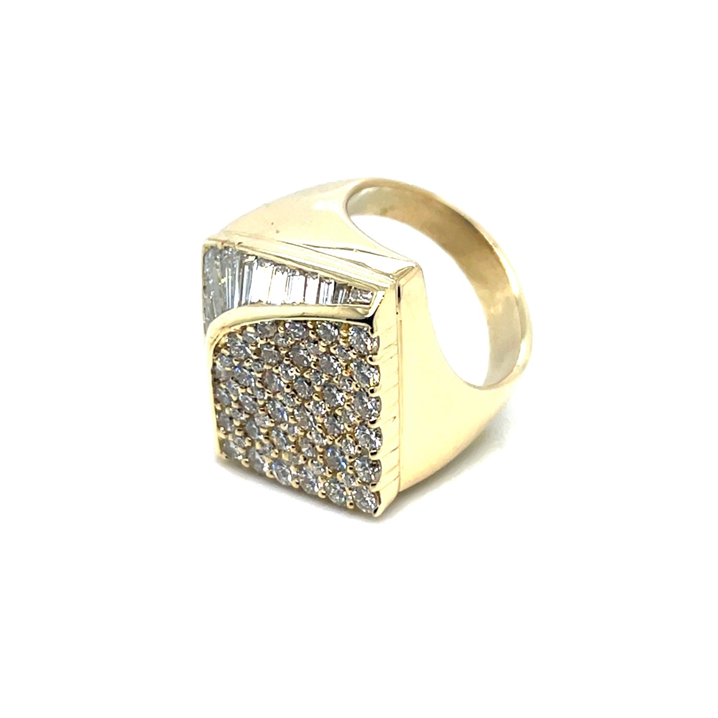 18k Yellow Gold Round and Baguettes 3 CT TW Diamonds Ring