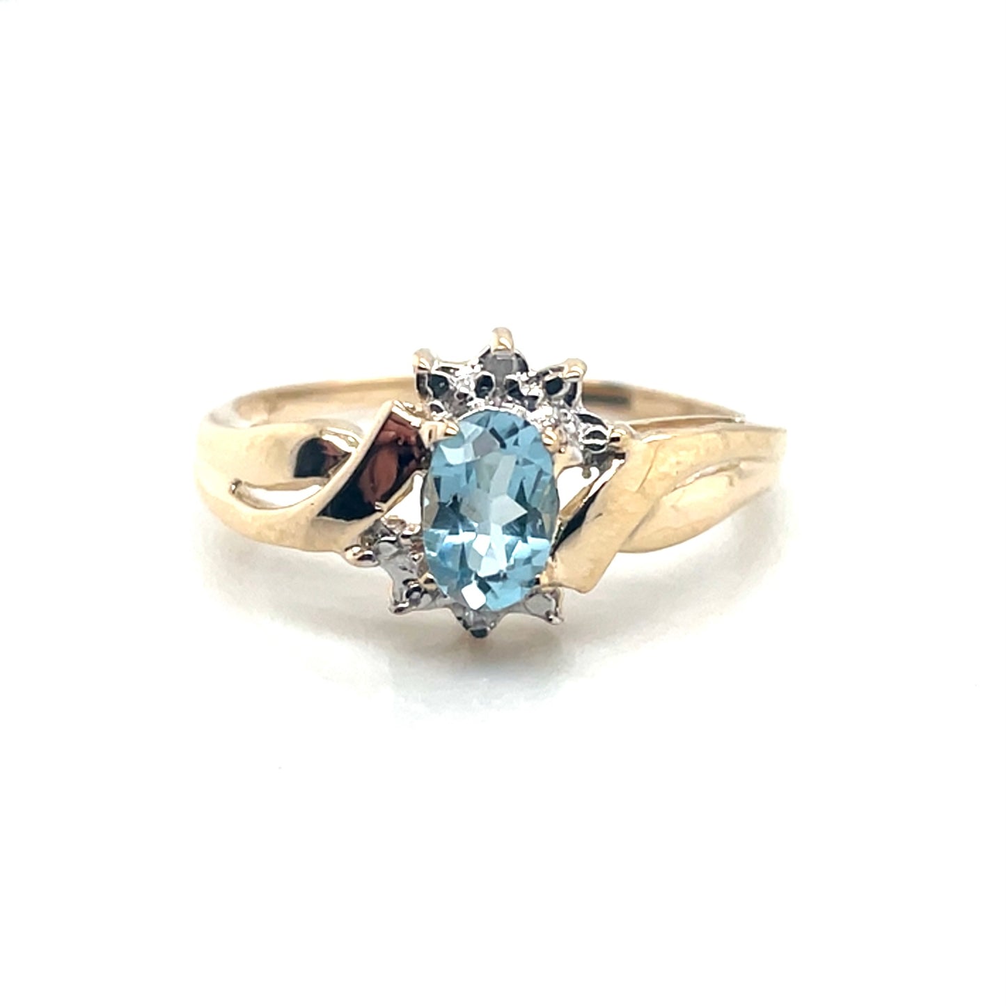 10k Yellow Gold Aquamarine and Diamonds Ring