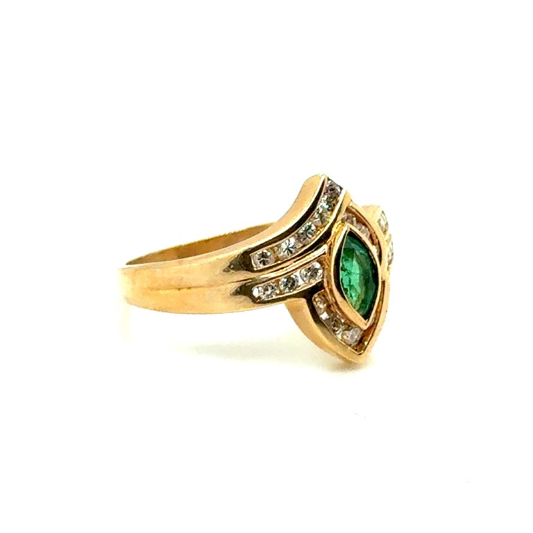 14k Yellow Gold Emerald and Diamonds Ring
