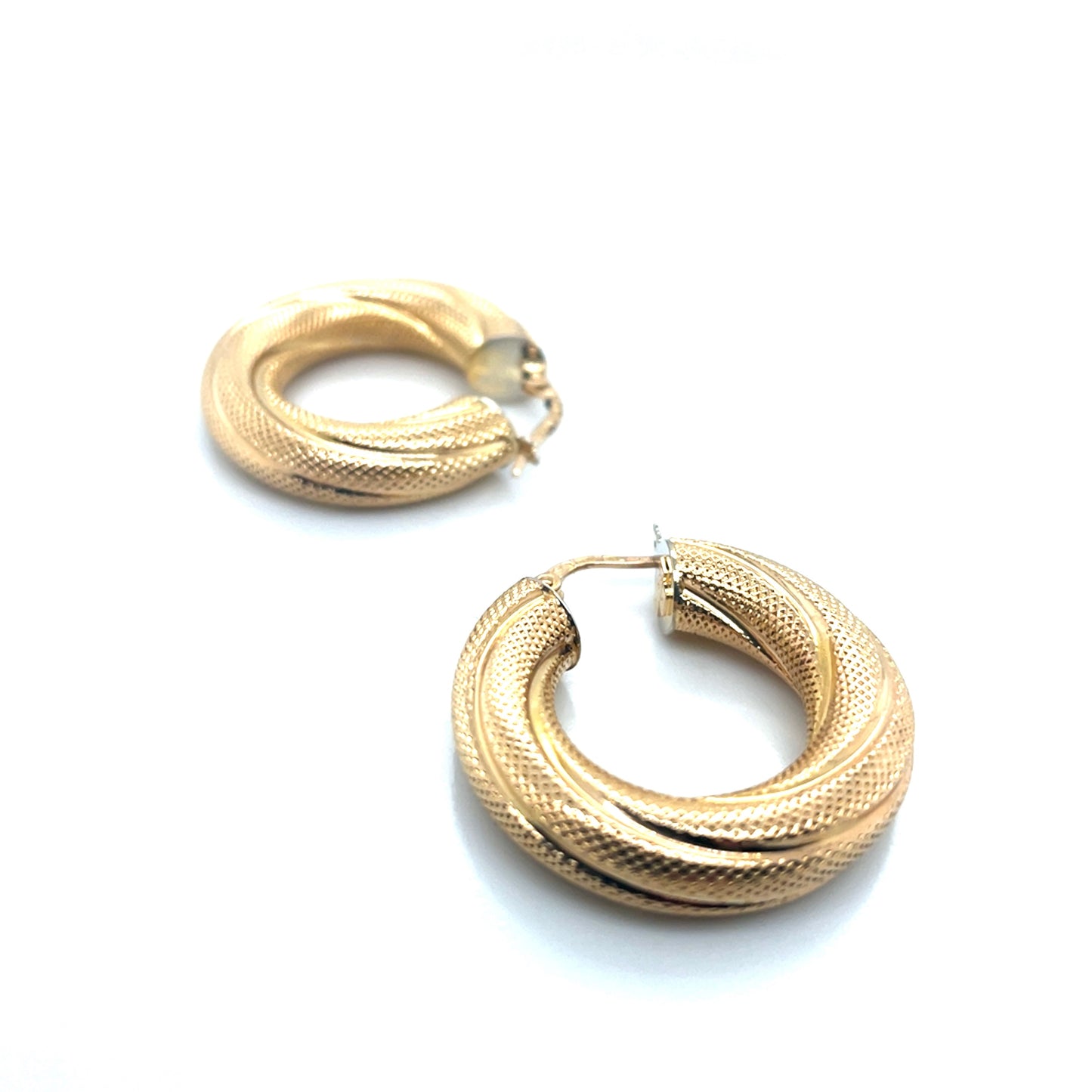 14k Yellow Gold Elegant Textured Hoop Earrings